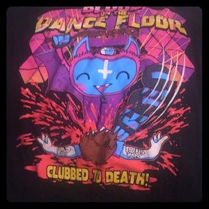 Tee shirt blood on the dance floor .
